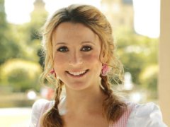 Anna Gross, Moderatorin